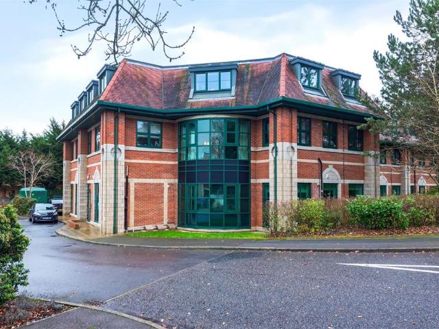 Flat for sale in Fleet, Hart