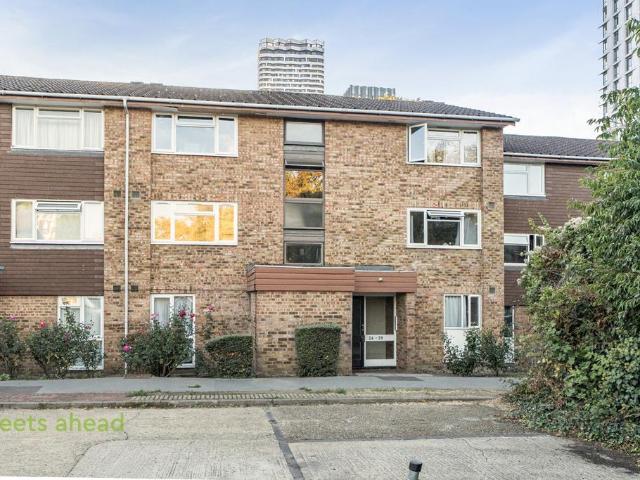 Flat for sale in London Borough of Croydon, Greater London