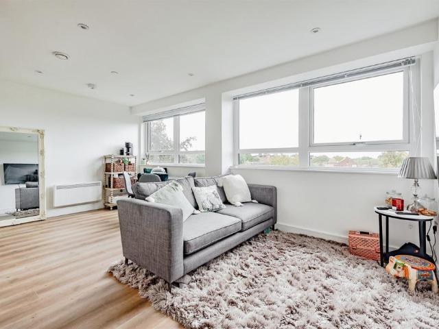 Flat for sale in Blackwell, Perryfields