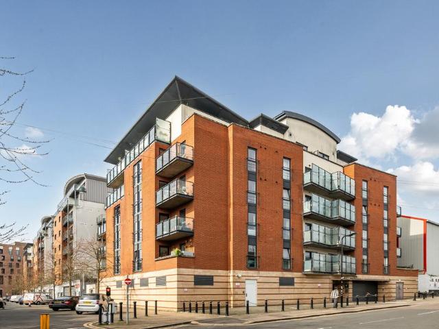 Flat for sale in Leyton, Greater London