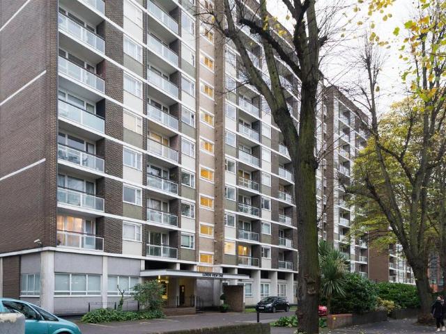 Flat for sale in St. John's Wood, Greater London