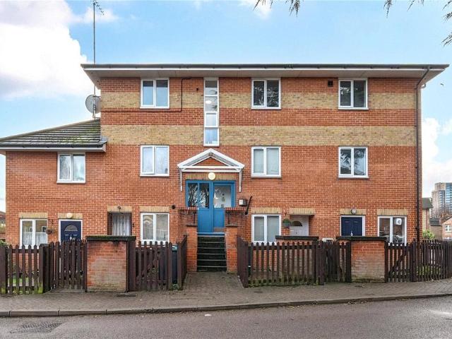 Flat for sale in Tottenham Hale, Greater London