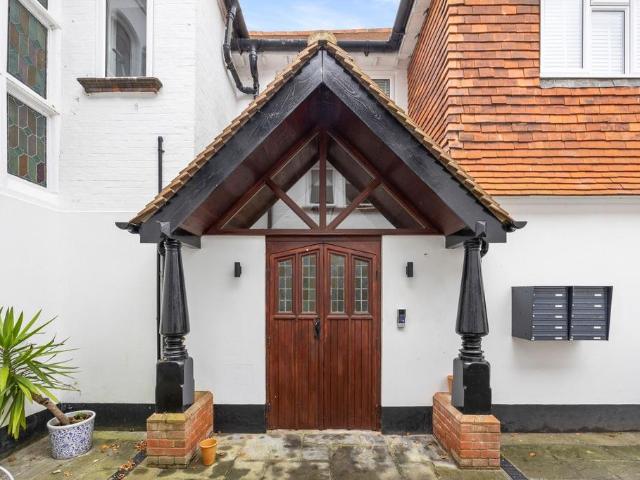Flat for sale in North Horsham, Horsham