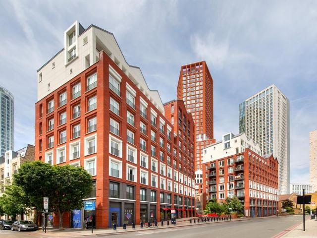 Flat for sale in London Borough of Lambeth, Greater London