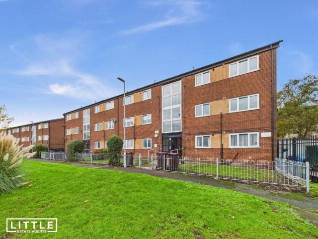Flat for sale in Whiston Cross, Whiston