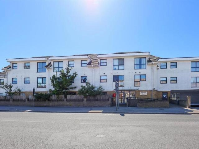 Flat for sale in London Borough of Hillingdon, Greater London
