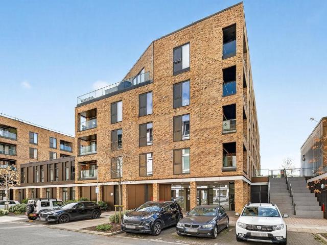 Flat for sale in Ashley Park, Surrey