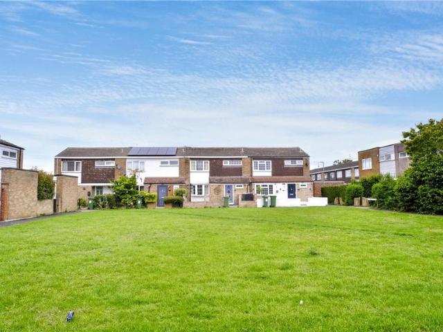 Flat for sale in Quarrendon, Aylesbury