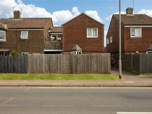Flat for sale in Toddington, Bedfordshire
