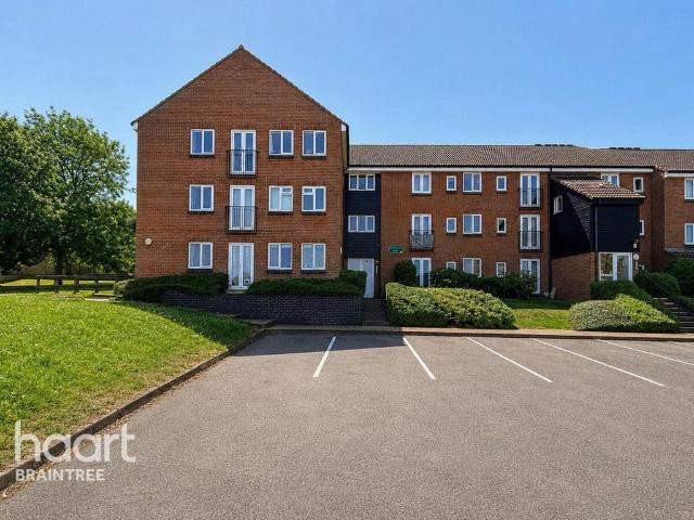 Flat for sale in Bocking, Chipping Hill