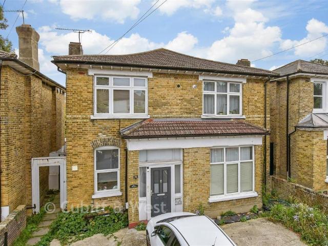 Flat for sale in London Borough of Croydon, Addiscombe