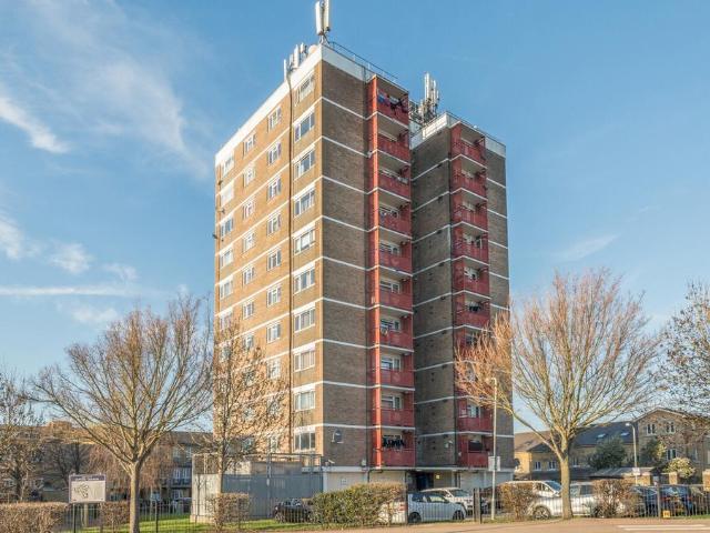 Flat for sale in Leyton, Greater London