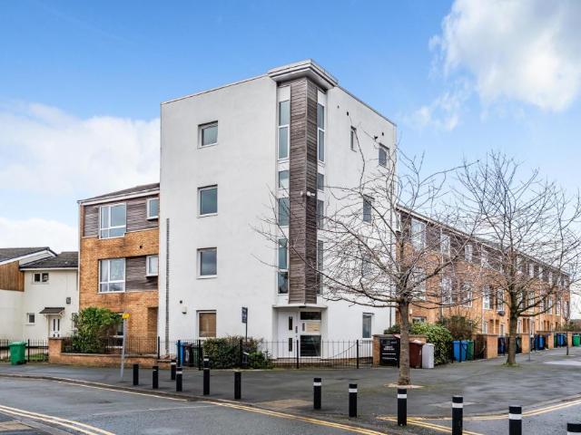 Flat for sale in Georgia, Greater Manchester