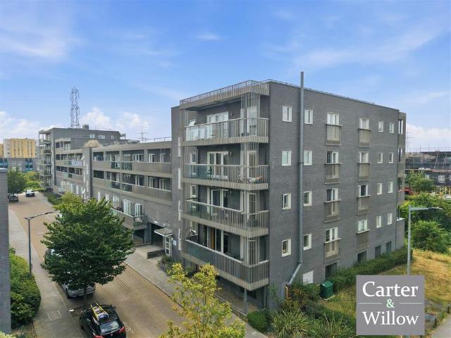 Flat for sale in Barking Riverside, Greater London