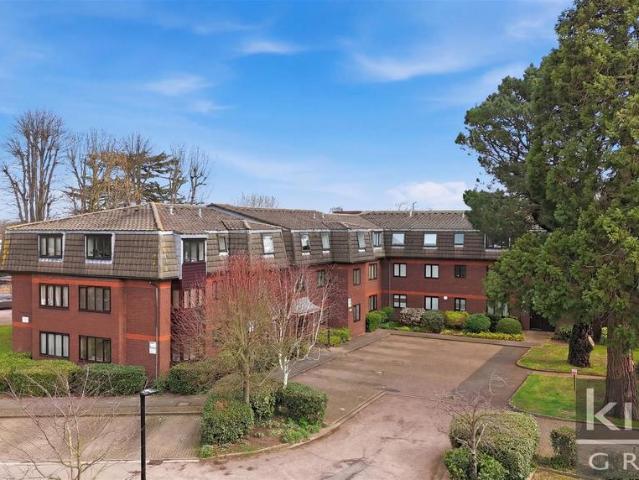 Flat for sale in Greater London