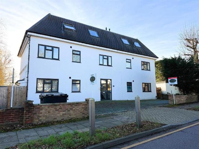 Flat for sale in Petts Wood, Greater London