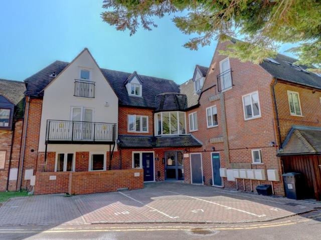 Flat for sale in Princes Risborough, Buckinghamshire