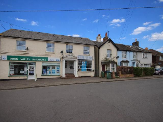 Flat for sale in Horsham, West Sussex
