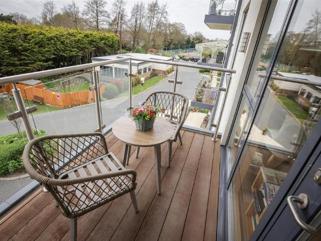 Flat for sale in Clewer Village, Windsor