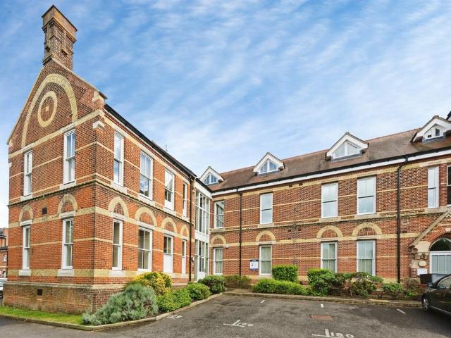 Flat for sale in Martyrs Field, The Bridge
