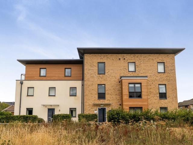 Flat for sale in Deer Park, Black Bourton