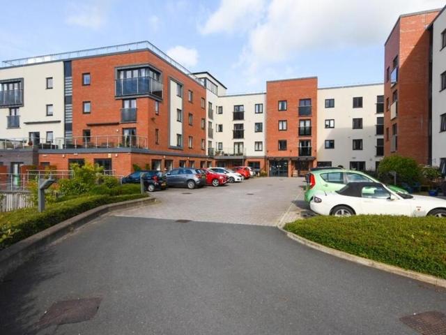 Flat for sale in Castle, Leftwich