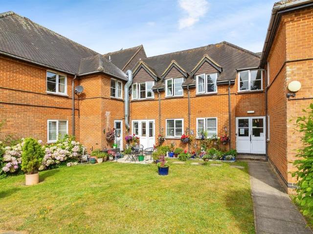 Flat for sale in Bedfordshire