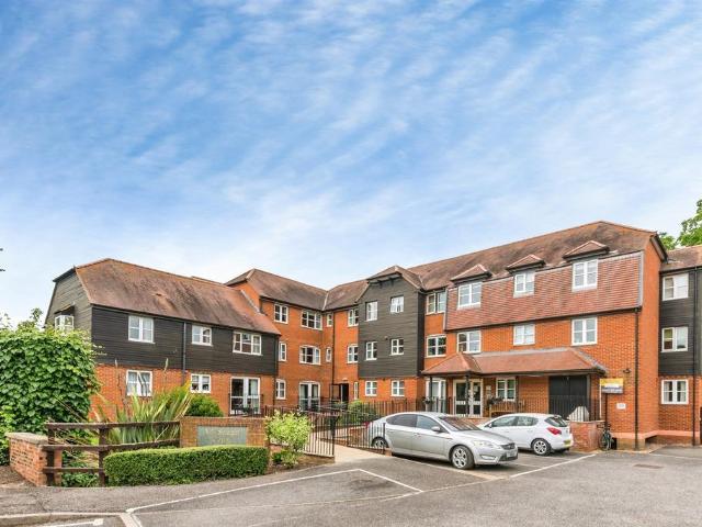 Flat for sale in Caldecott, Dromore