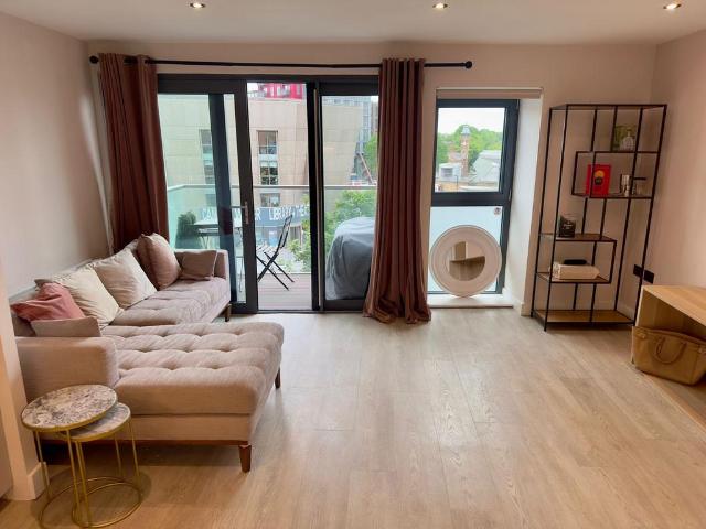 Flat for sale in Rotherhithe, Greater London