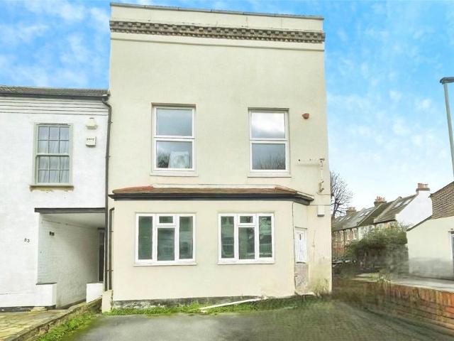 Flat for sale in Penge, Isle Of Man