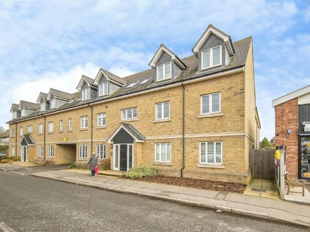 Flat for sale in Mile End, Fordham Heath