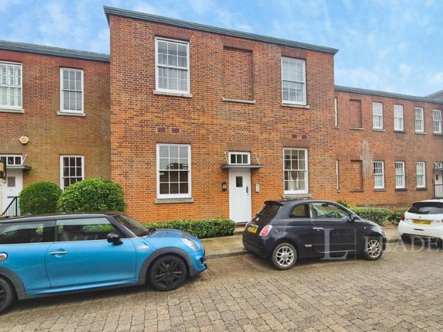 Flat for sale in Hampshire