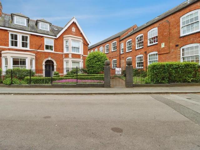 Flat for sale in Rothwell