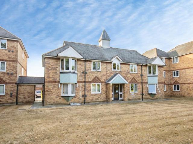 Flat for sale in Highwoods, Fordham Heath