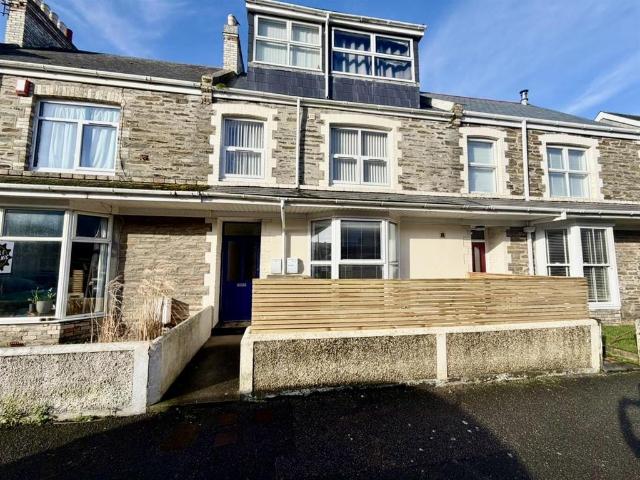 Flat for sale in Newquay, Cornwall