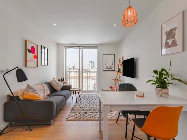 Flat for sale in Bermondsey, Greater London