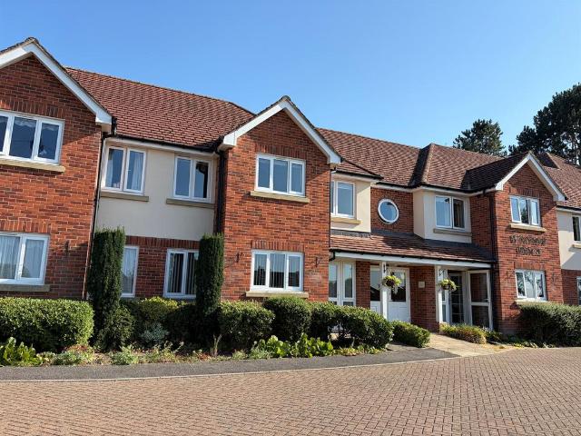 Flat for sale in Princes Risborough, Buckinghamshire