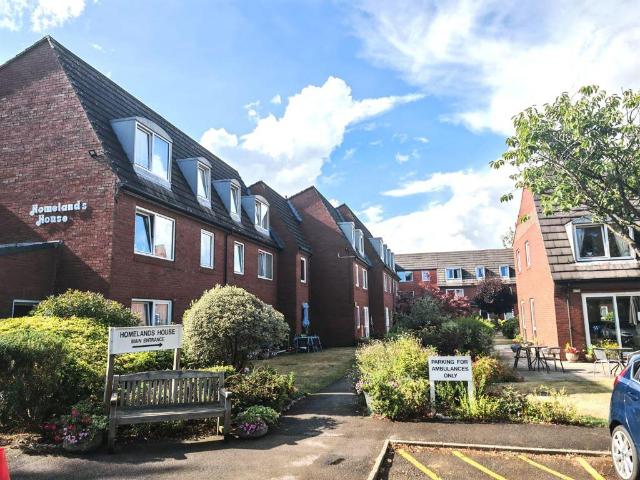 Flat for sale in Tricketts Cross, Ferndown