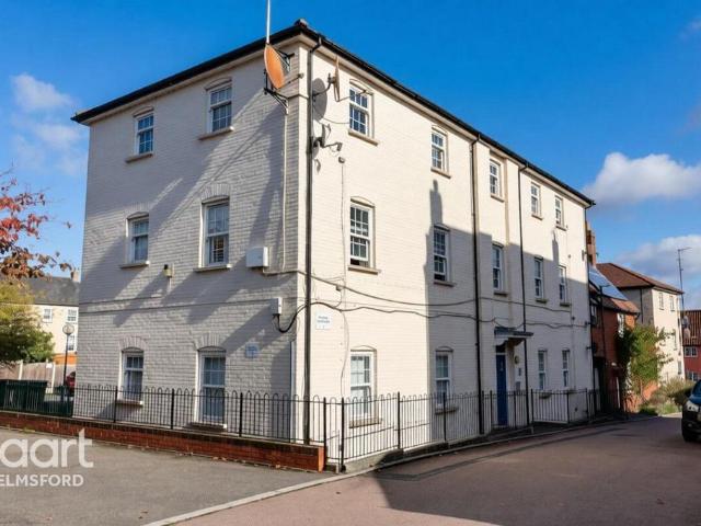 Flat for sale in Chelmer Village, Chelmsford