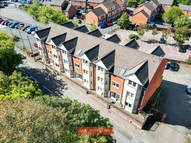 Flat for sale in Redditch, Worcestershire