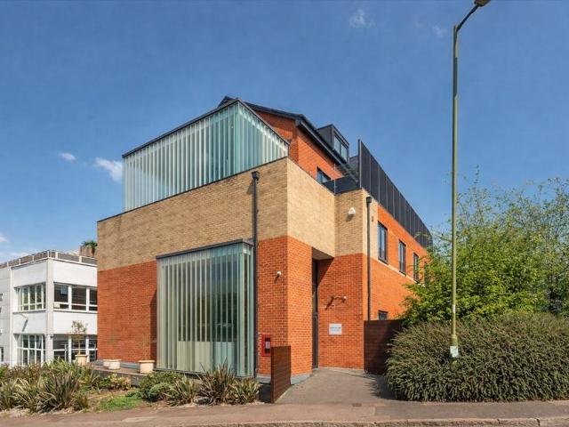 Flat for sale in St Albans, Five Acres