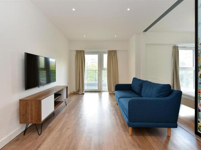 Flat for sale in Colindale, Greater London