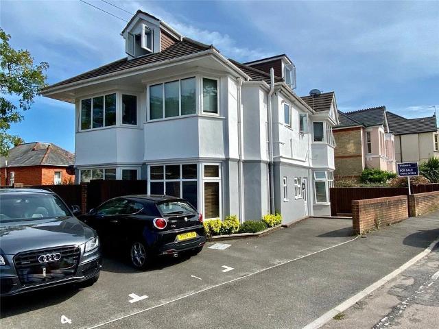 Flat for sale in Bournemouth