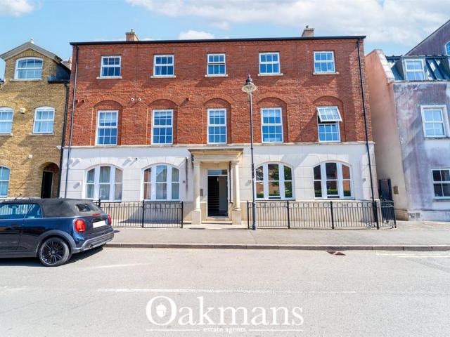 Flat for sale in Dickens Heath, West Midlands