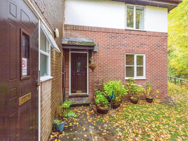 Flat for sale in Stoke Mandeville, Isle Of Man