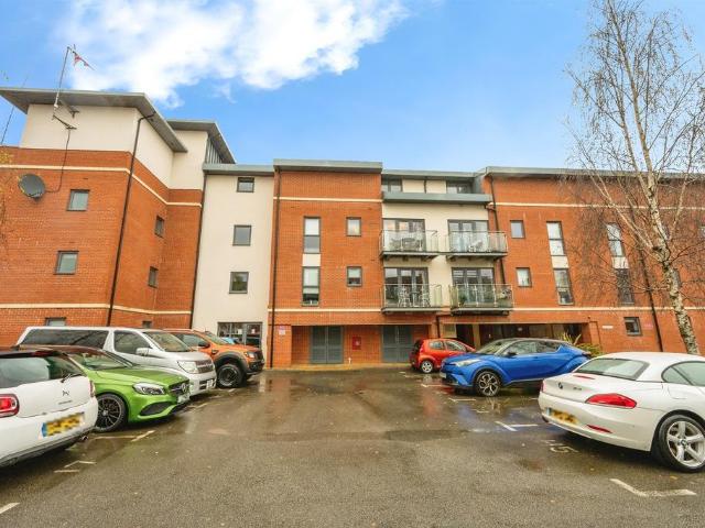 Flat for sale in Wilden, Rushock