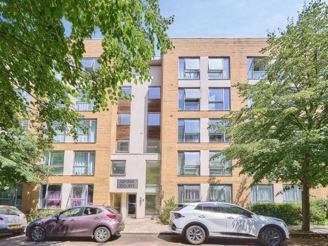 Flat for sale in Old Kent Road, Greater London