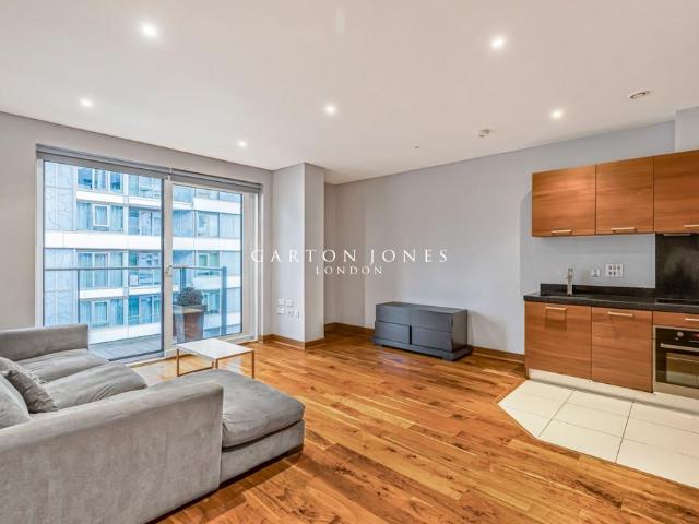 Flat for sale in Greater London