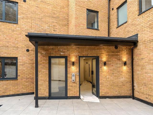 Flat for sale in Dalston, De Beauvoir Town
