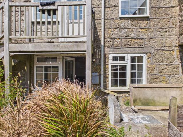 Flat for sale in Mayon, Sennen